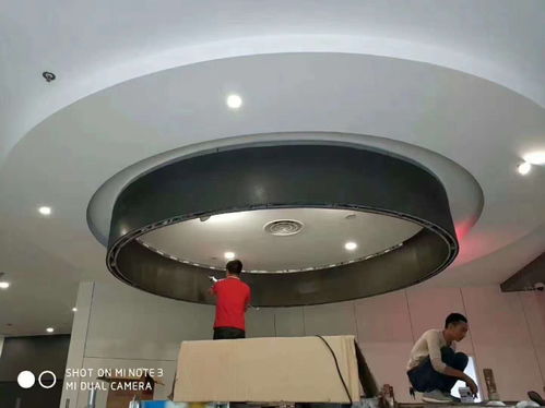 LED室内屏新潮流 柔性软屏与环形吊装的创新应用